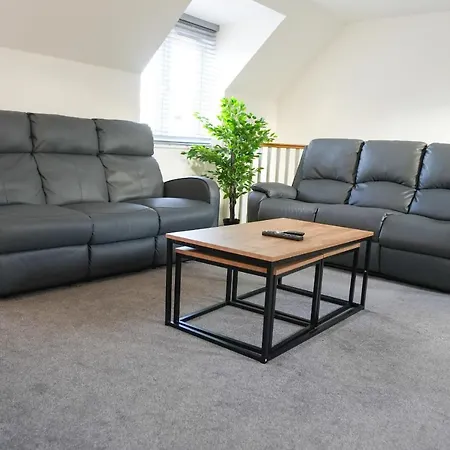 Stunning Two-bedroom At A3ree, Free Parking, Near Cribbs Causeway Mall *