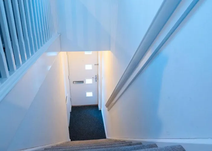 Stunning Two-bedroom At A3ree, Free Parking, Near Cribbs Causeway Mall *