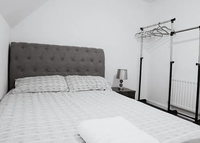 Stunning Two-bedroom At A3ree, Free Parking, Near Cribbs Causeway Mall * Bristol