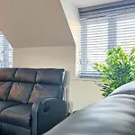 شقة Stunning Two-bedroom At A3ree, Free Parking, Near Cribbs Causeway Mall