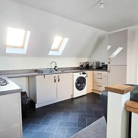 Stunning Two-bedroom At A3ree, Free Parking, Near Cribbs Causeway Mall * 布里斯托