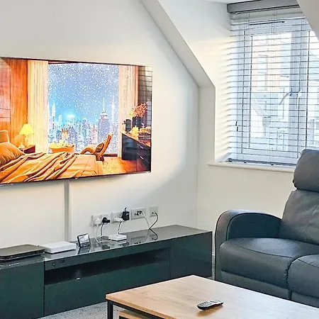 Stunning Two-bedroom At A3ree, Free Parking, Near Cribbs Causeway Mall 아파트