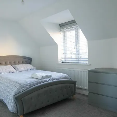 Apartamento Stunning Two-bedroom At A3ree, Free Parking, Near Cribbs Causeway Mall *