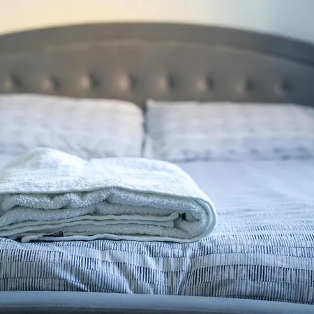 Stunning Two-bedroom At A3ree, Free Parking, Near Cribbs Causeway Mall Bristol