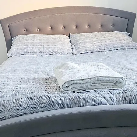 Apartamento Stunning Two-bedroom At A3ree, Free Parking, Near Cribbs Causeway Mall *