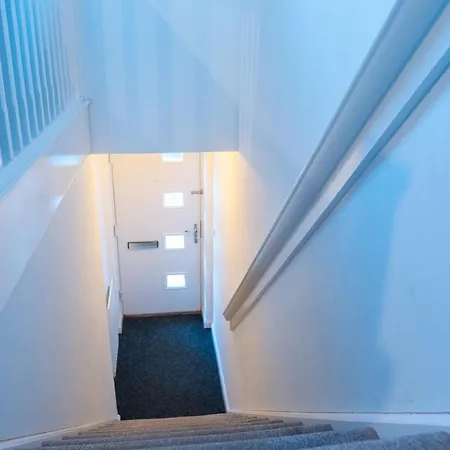 Stunning Two-bedroom At A3ree, Free Parking, Near Cribbs Causeway Mall *