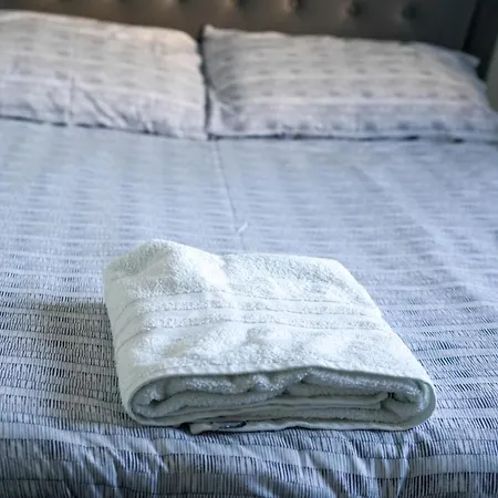 Stunning Two-bedroom At A3ree, Free Parking, Near Cribbs Causeway Mall *