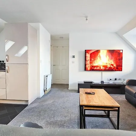 Stunning Two-bedroom At A3ree, Free Parking, Near Cribbs Causeway Mall 公寓 *