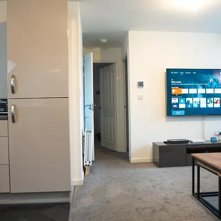 Stunning Two-bedroom At A3ree, Free Parking, Near Cribbs Causeway Mall 公寓 布里斯托