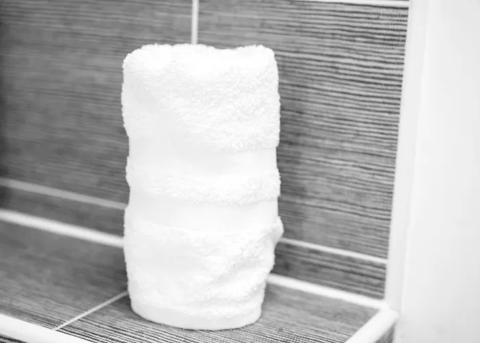 Stunning Two-bedroom At A3ree, Free Parking, Near Cribbs Causeway Mall *