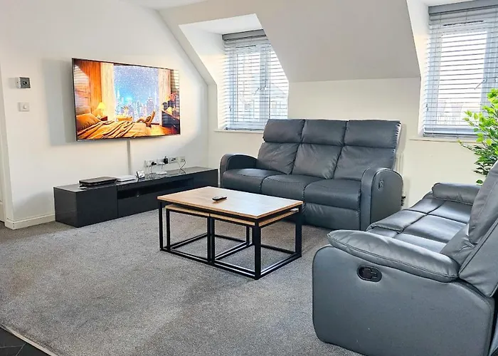 Stunning Two-bedroom At A3ree, Free Parking, Near Cribbs Causeway Mall * Bristol