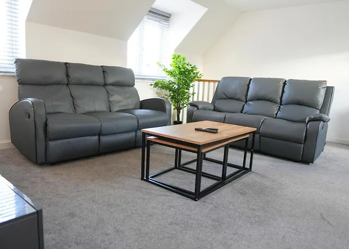 Stunning Two-bedroom At A3ree, Free Parking, Near Cribbs Causeway Mall *