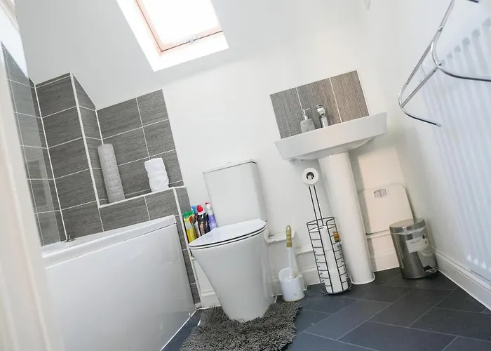 Stunning Two-bedroom At A3ree, Free Parking, Near Cribbs Causeway Mall