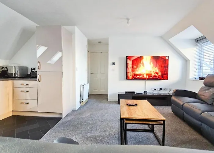 Stunning Two-bedroom At A3ree, Free Parking, Near Cribbs Causeway Mall Διαμέρισμα *