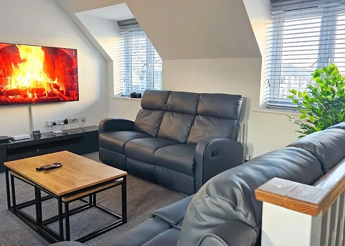 Stunning Two-bedroom At A3ree, Free Parking, Near Cribbs Causeway Mall Μπρίστολ