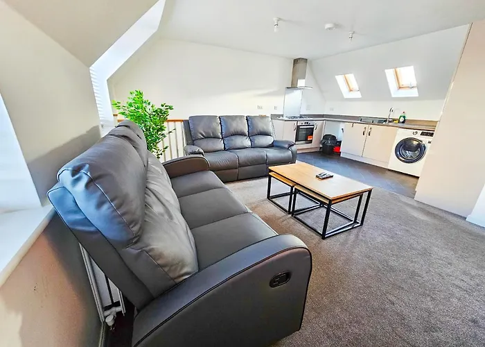 Stunning Two-bedroom At A3ree, Free Parking, Near Cribbs Causeway Mall Бристоль