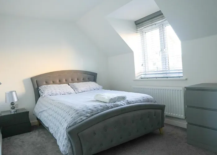 Stunning Two-bedroom At A3ree, Free Parking, Near Cribbs Causeway Mall Μπρίστολ