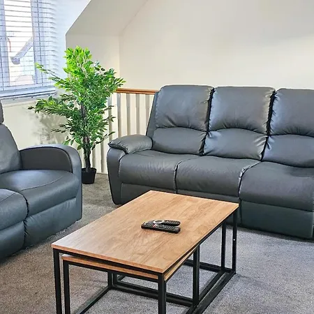 Stunning Two-bedroom At A3ree, Free Parking, Near Cribbs Causeway Mall