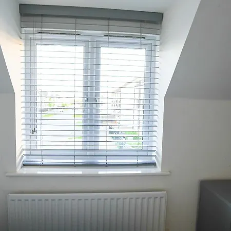 Stunning Two-bedroom At A3ree, Free Parking, Near Cribbs Causeway Mall *