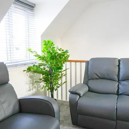 Apartament Stunning Two-bedroom At A3ree, Free Parking, Near Cribbs Causeway Mall