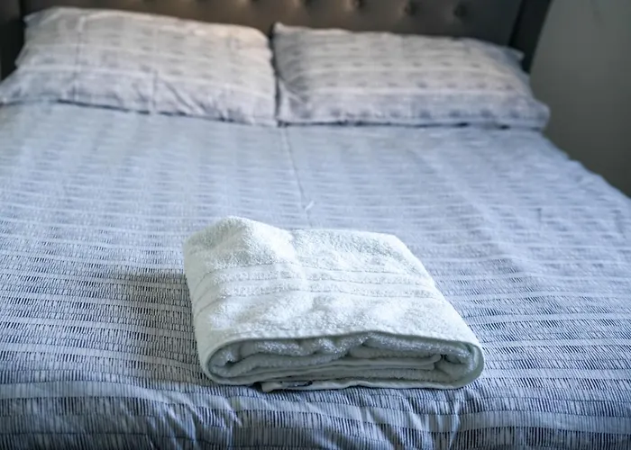 Stunning Two-bedroom At A3ree, Free Parking, Near Cribbs Causeway Mall *